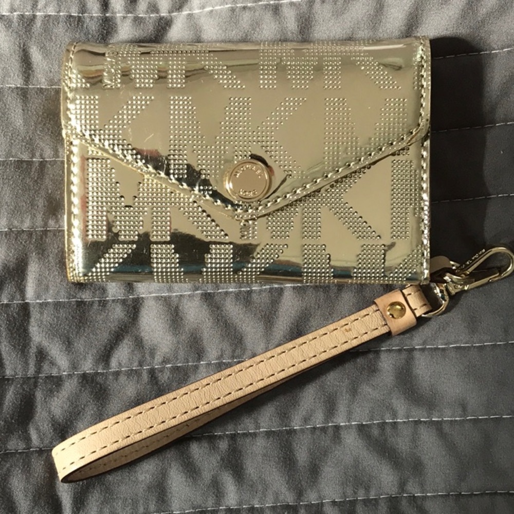 AUTHENTIC MICHAEL KORS METALLIC GOLD TECH WRISTLET